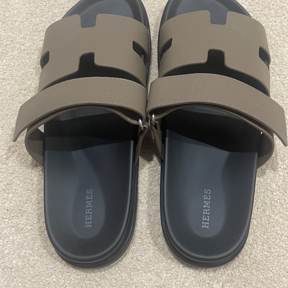 Coveted Hermès Brand New, Unworn Men\'s Etoupe Epsom Chypre sandals - Size 43 main image 11